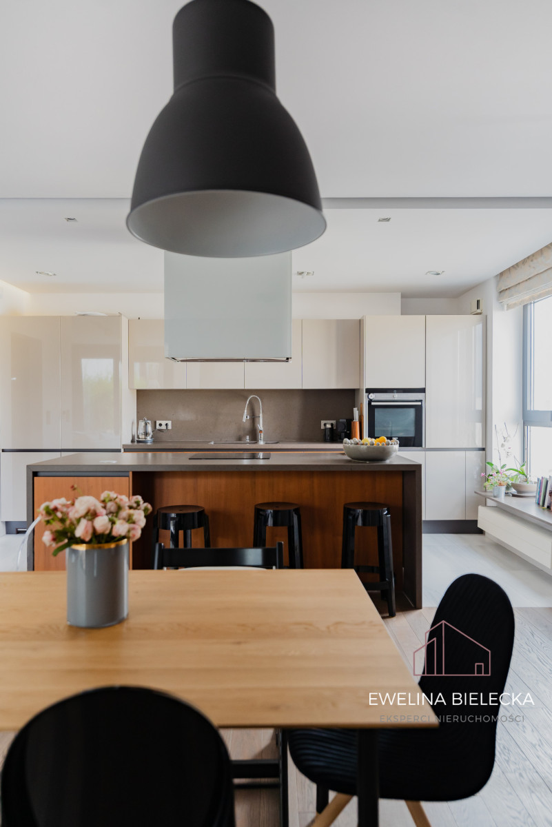 Unikatowy  penthouse z  dużym pięknym tarasem