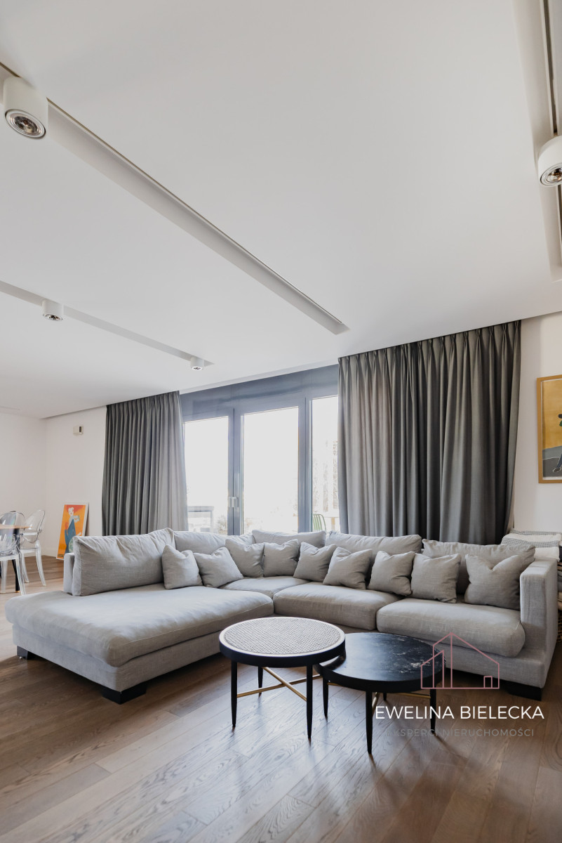 Unikatowy  penthouse z  dużym pięknym tarasem