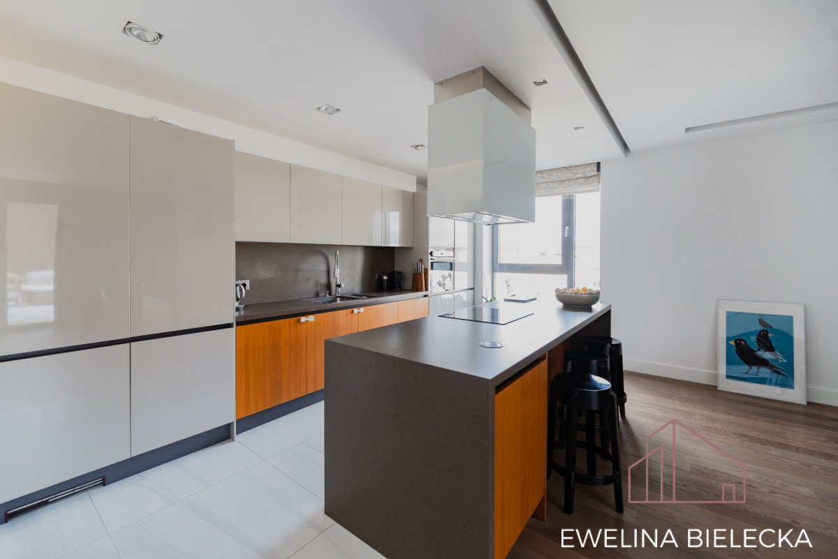 Unikatowy  penthouse z  dużym pięknym tarasem
